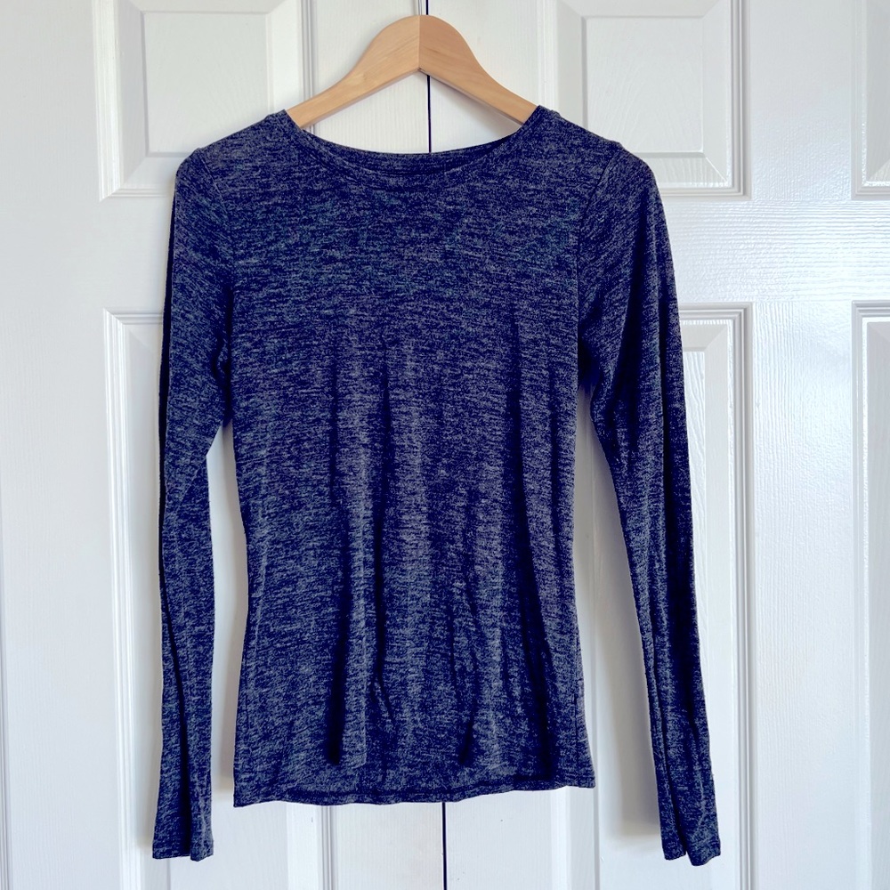 Banana Republic Small Gray long sleeved T-Shirt